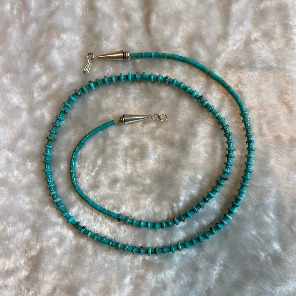 ☘️VTG Navajo Turquoise Beaded Necklace with Silver Accents